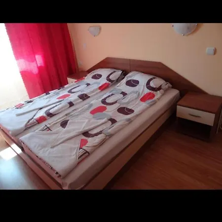 Πανσιόν Lazur