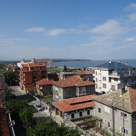 Πανσιόν Lazur Obzor